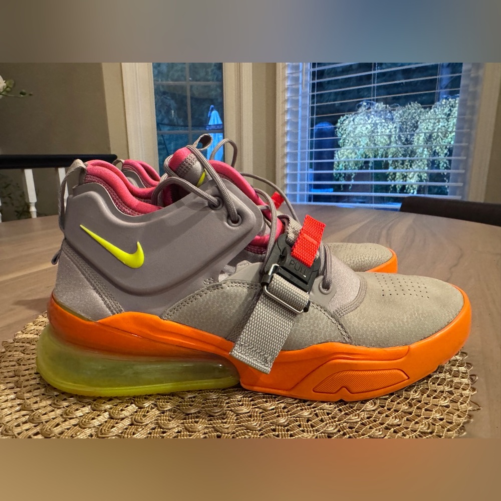Nike Air Force 270 shoes. Worn twice. Immaculate condition.